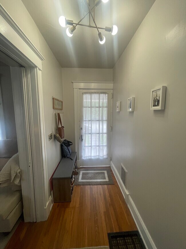 2860 Erie Ave unit 1, Cincinnati, OH 45208 - photo 5