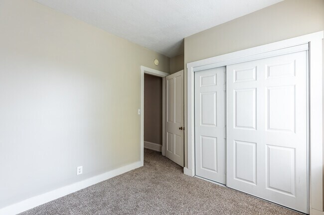 1949 Hudson Ave unit 2, Cincinnati, OH 45212 - photo 7