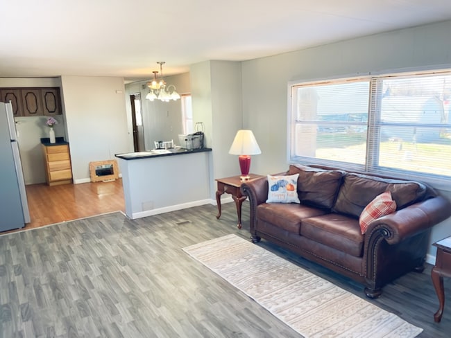 711 N 19th St, Hamilton, IL 62341 - photo 2