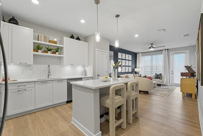 Bainbridge Wesley Chapel, Wesley Chapel, FL 33543 - photo 2