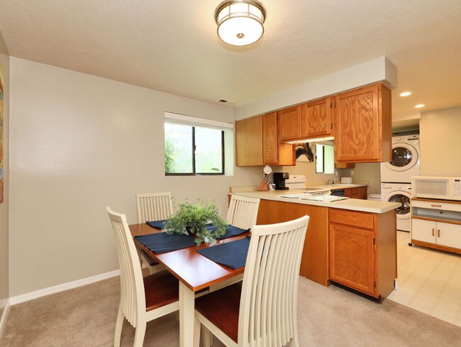 7564 S 3500 E unit A, Salt Lake City, UT 84121 - photo 5
