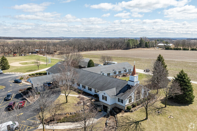 Students in Mukwonago can attend Mukwonago Baptist Academy.