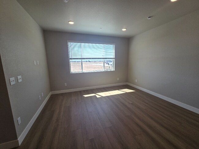 4828 River Roads Dr, Timnath, CO 80547 - photo 3