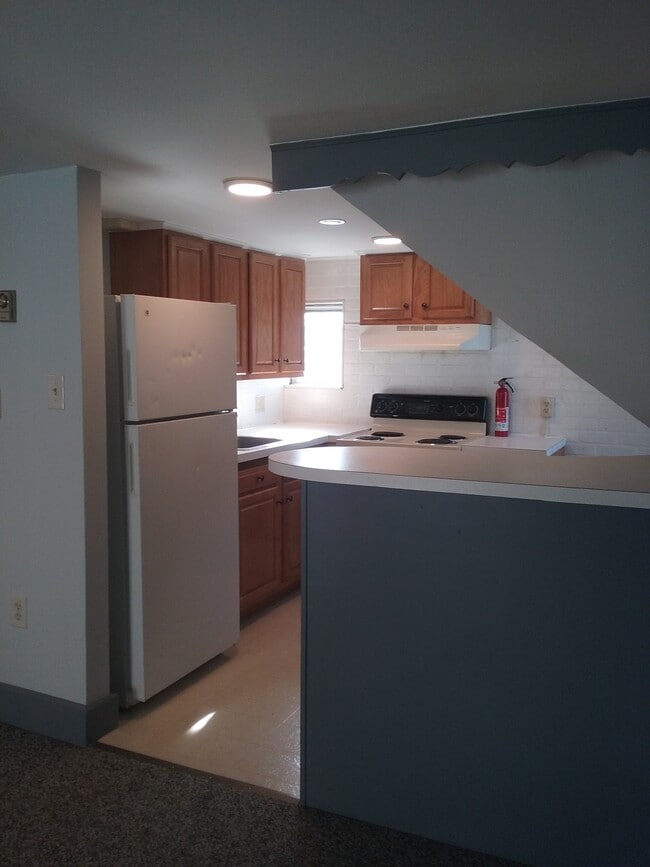 37 Front St unit 2nd fl, Catasauqua, PA 18032 - photo 3