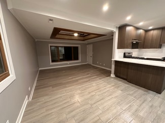 9747 S 90th Ave Unit 2s, Palos Hills, IL 60465