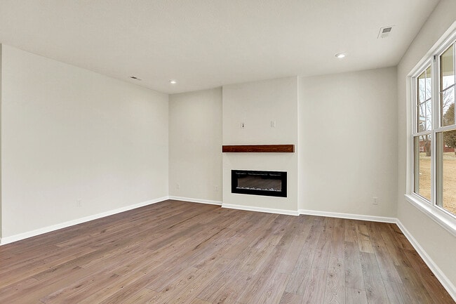 1627 Clover Crossing Dr, Greenfield, IN 46140 - photo 6