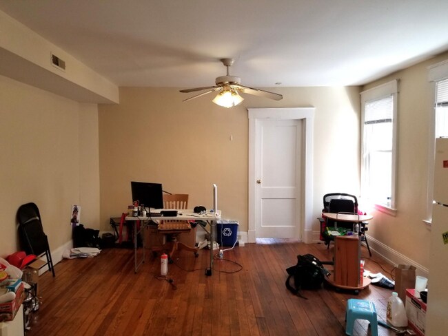 2215 Wheeler St unit 2, Cincinnati, OH 45219 - photo 2