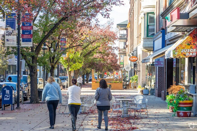 Market Street in York offers a variety of coffee shops, cafes, and bars along wide sidewalks.