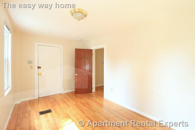 429 Franklin St unit 1-R, Cambridge, MA 02139 - photo 6