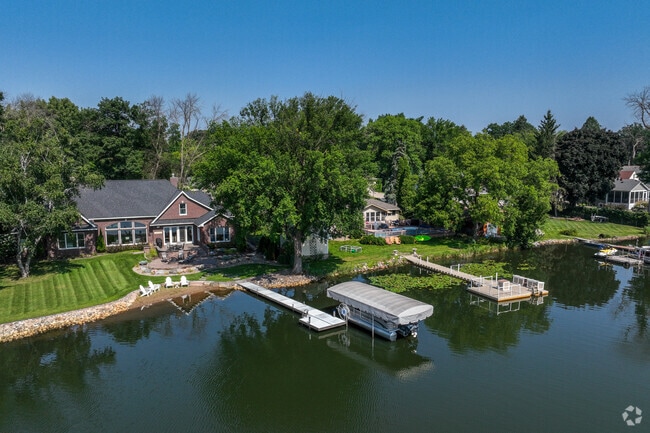 North Saint Paul's Silver Lake is lined with ranch style and two story homes.