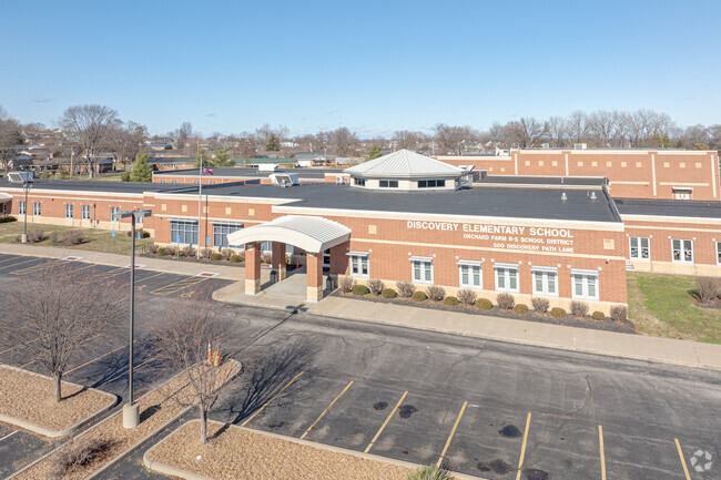 Discovery Elementary School has a student teacher ratio of 12:1.