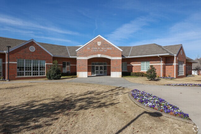 Casady School promotes daily physical activity and a healthy lifestyle.