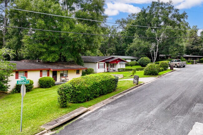 West Midtown is a heavy residential area of older homes in quiet neighborhoods.