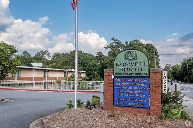 Roswell North Elementary School serves students living in and near the Roswell neighborhood.
