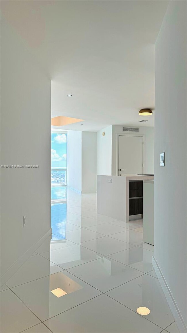 851 NE 1st Ave Unit 33, Miami, FL 33132