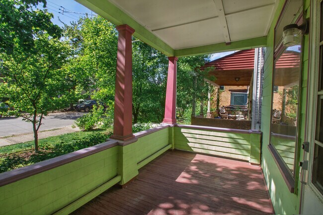 421 S Trenton Ave unit 1, Pittsburgh, PA 15221 - photo 2