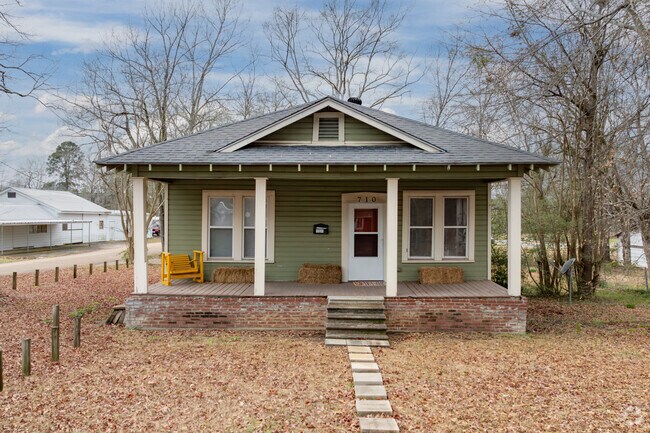 Cottage homes are one of the most common styles in the city of Ruston.