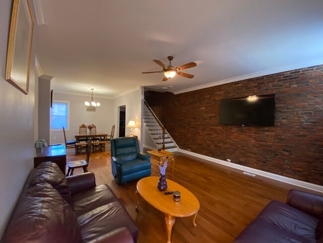 907 E Carson St, Pittsburgh, PA 15203 - photo 3