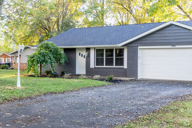 A commonly found Ranch styled home in the Meadow Park neighborhood of Muncie, IN.