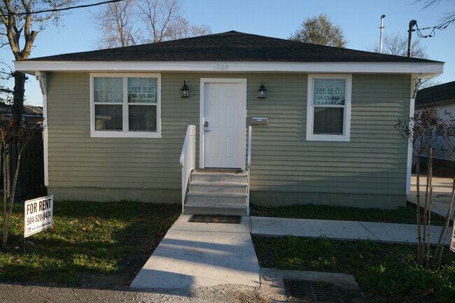 718 16th St, Gretna, LA 70053 - photo 2