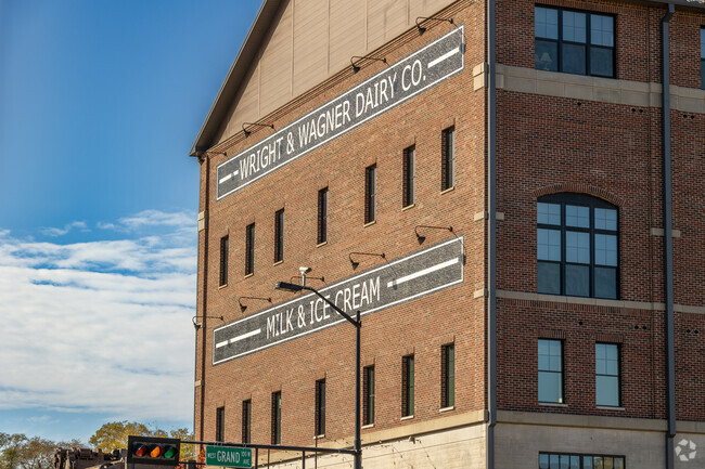 In 1907, this site was home to the Sturtevant & Wright Creamery that supplied milk & dairy.