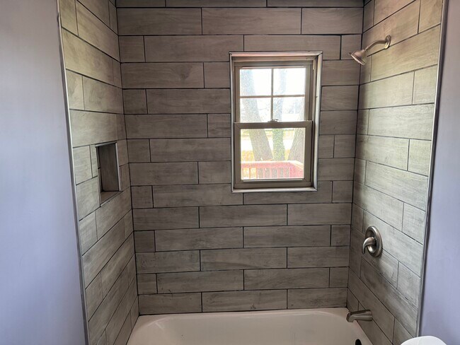 1272 Oh-131 unit Milford Home, Milford, OH 45150 - photo 7