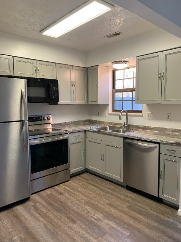 720 Ohio Pike, Cincinnati, OH 45245