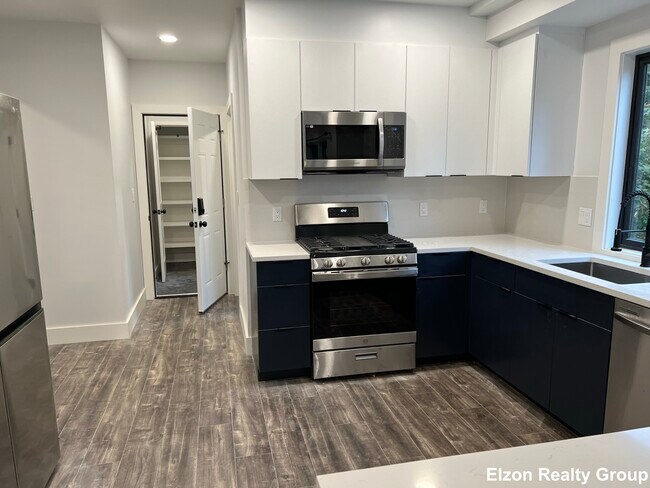 42 Radnor Rd unit 2, Brighton, MA 02135 - photo 6