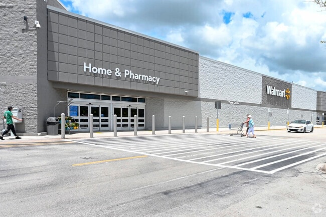 Walmart has your grocery and home goods needs covered in Wabasso.