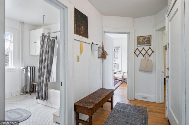 1070 Bradley St unit 2, Saint Paul, MN 55130 - photo 5