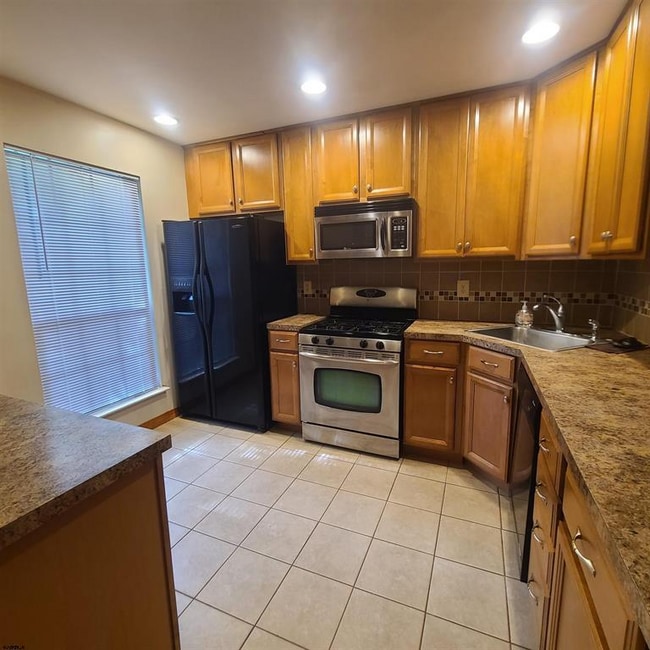 78 Cheshire Dr, Galloway, NJ 08205 - photo 2