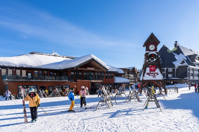Locals from Sandpoint love the short drive up to Schweitzer Mountain Resort.