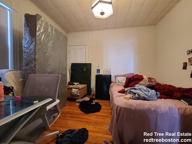 5 Aldie St unit 3-bed 1bathU1 Allsto, Boston, MA 02134 - photo 4