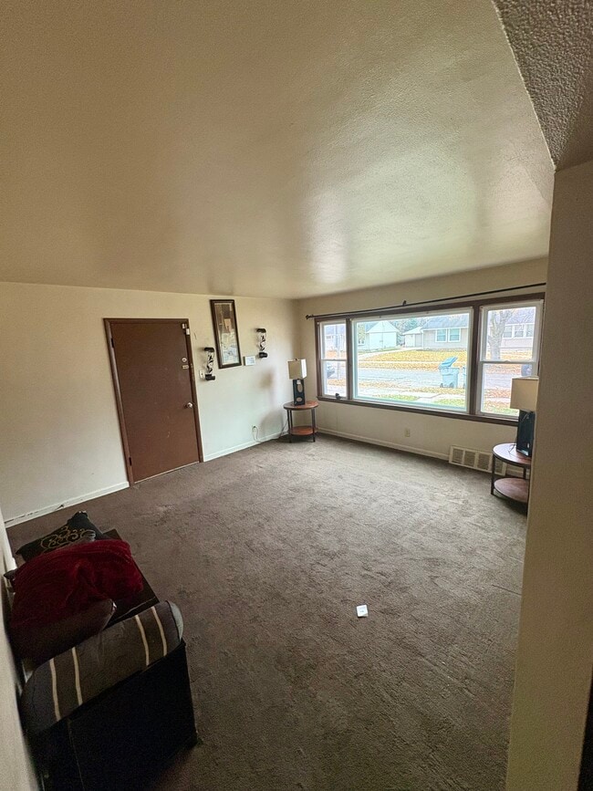 6336 W Euclid Ave Unit Lower Unit, Milwaukee, WI 53219