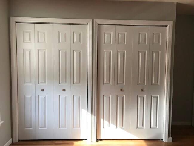 726 Meacham Ave unit 2nd L, Linden, NJ 07036 - photo 4