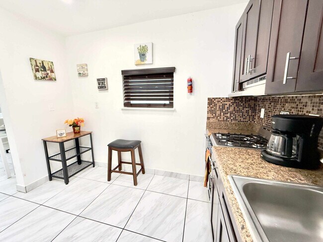 324 Van Buren St unit FL1-ID1358004P, Hollywood, FL 33019 - photo 7