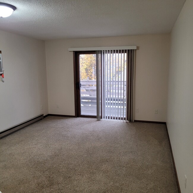 108 S 5th St unit 2, Marshall, MN 56258 - photo 3