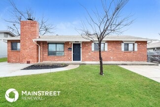 2504 Yorkshire Ave, Moore, OK 73160