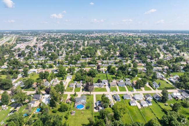 Add an above ground pool to your Kenwood Park homes.