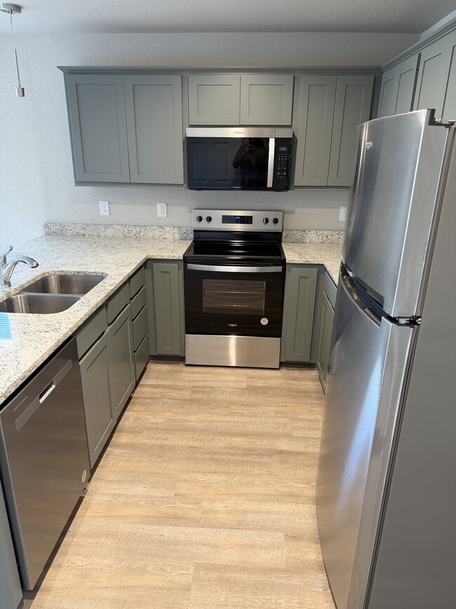 1014 N Plum St, Millsap, TX 76066 - photo 2