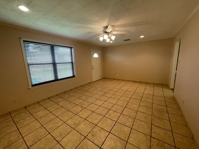 501 Macon Rd, Lafayette, LA 70506 - photo 4