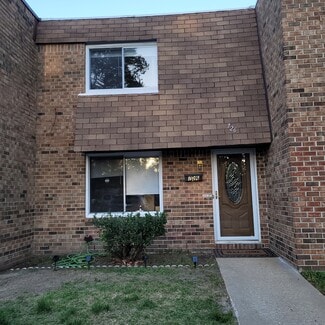 726 Hayes Ave, Virginia Beach, VA 23452