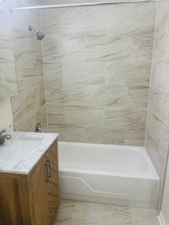 8970 N Parkside Ave unit C105, Des Plaines, IL 60016 - photo 5