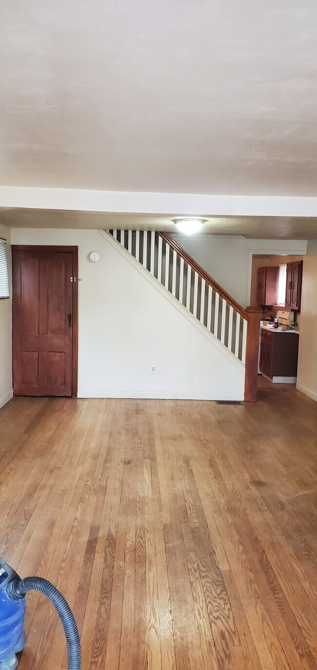 410 Morton Ave unit 410 Morton Ave, Butler, PA 16001 - photo 4