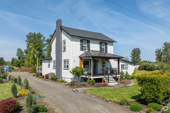 Barlow offers many farm-style homes in on sub 10 acres plots.