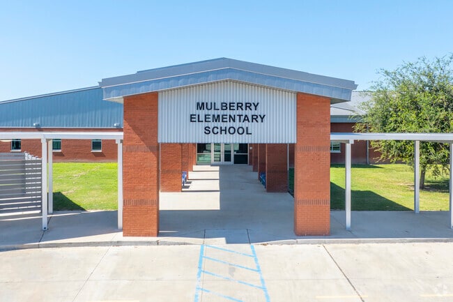 Mulberry Elementary School welcomes new students of Summerfield Place.