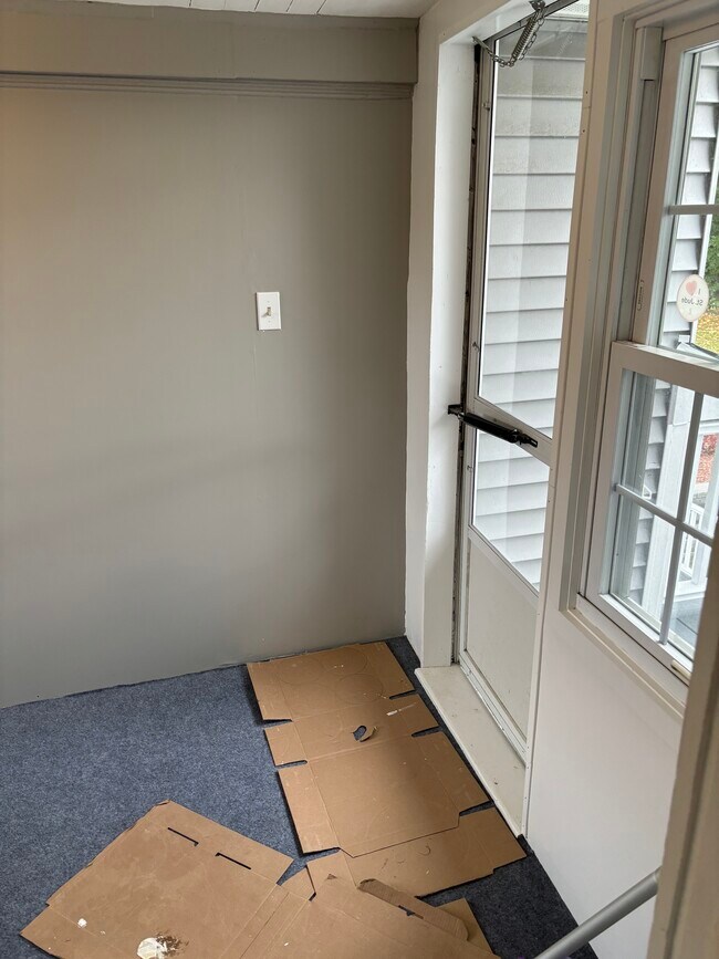 72 Hoover St unit 2 2nd floor, Leominster, MA 01453 - photo 2