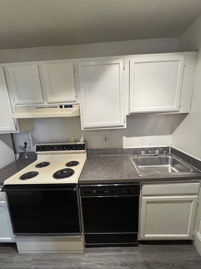 10-16 E Chase St, Baltimore, MD 21202 - photo 5