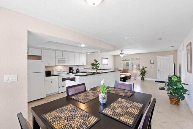 314 SW 3rd Place unit 1, Cape Coral, FL 33991 - photo 6