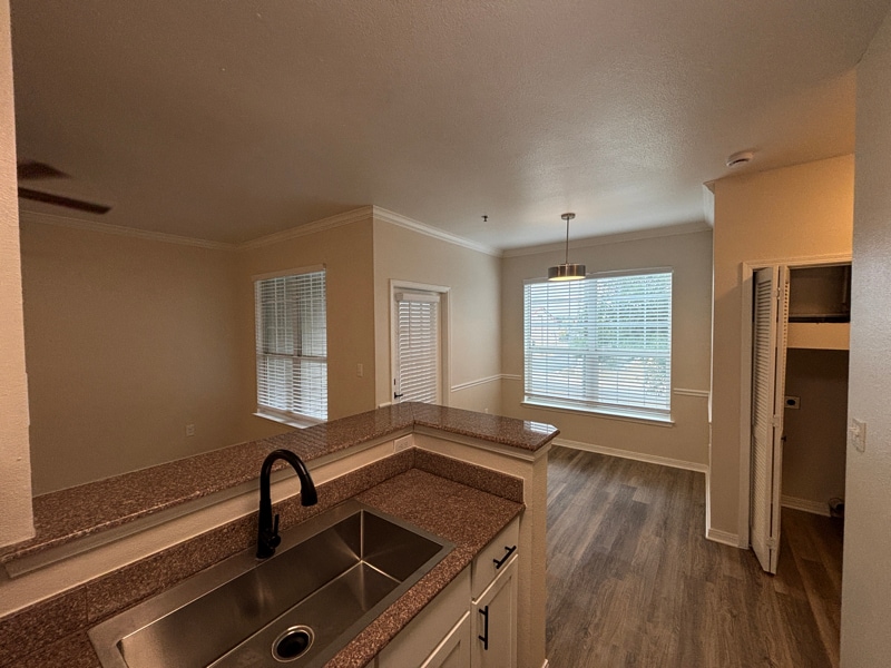 250 S Stagecoach Trail unit b4, San Marcos, TX 78666 - photo 1